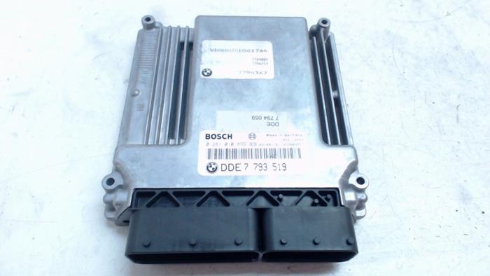 Used Engine management computer BMW 7 serie (E65/E66/E67) 740d V8 32V Price € 150,00 Margin scheme offered by Bentie's autodemontage