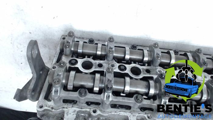 Cylinder head from a BMW 5 serie (F10) 535d 24V 2011