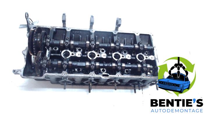 Begagnade Topplock BMW 7 serie (E65/E66/E67) 740d V8 32V Pris € 250,00 Marginaltabell erbjuds av Bentie's autodemontage