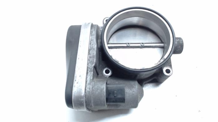 Usagé Boitier papillon BMW 7 serie (E65/E66/E67) 745i,Li 4.4 V8 32V Prix € 75,00 Règlement à la marge proposé par Bentie's autodemontage