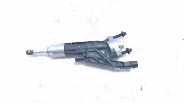 Injektor (Benzineinspritzung) van een BMW 5 serie Touring (G31) 520i 2.0 TwinPower Turbo 16V 2018