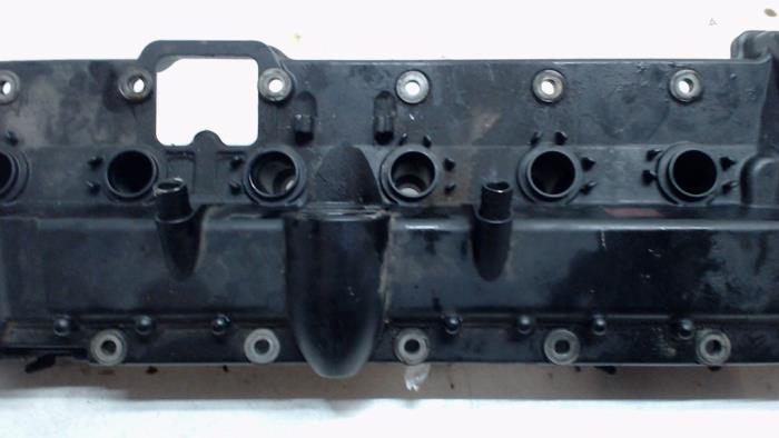 Tapa de válvulas de un BMW 7 serie (E65/E66/E67) 760i,Li 6.0 V12 48V 2003