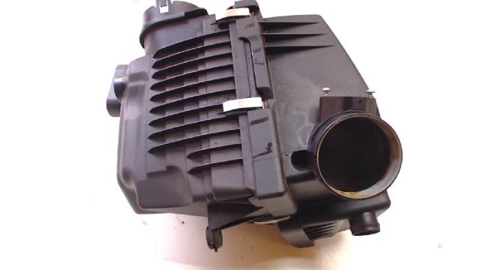 Boîtier filtre à air d'un BMW 5 serie (E60) M5 V10 40V 2005