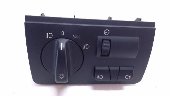 Interruptor de luz de un BMW X5 (E53) 3.0d 24V 2005