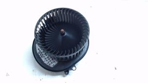 Usados Motor de ventilador de calefactor BMW 1 serie (F20) 118i 1.5 TwinPower 12V Precio € 75,00 Norma de margen ofrecido por Bentie's autodemontage