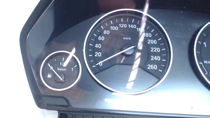 Compteur kilométrique KM d'un BMW 3 serie (F30) 328d 2.0 16V 2012