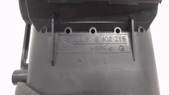 Kratka wentylacyjna deski rozdzielczej z BMW X5 (E53) 3.0d 24V 2003