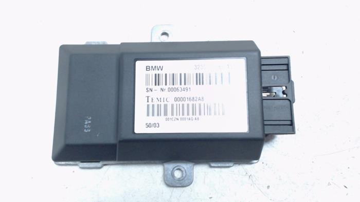 Używane Modul (rózne) BMW 7 serie (E65/E66/E67) 740d V8 32V Cena € 50,00 Procedura marży oferowane przez Bentie's autodemontage
