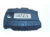 Motor Schutzblech van een BMW 3 serie (E90), 2005 / 2011 320i 16V, Limousine, 4-tr, Benzin, 1.995cc, 125kW (170pk), RWD, N43B20A, 2007-09 / 2011-10, PG31; PG32; VF91 2008