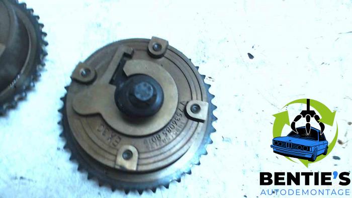 Begagnade Kamaxeldrev BMW 1 serie (F20) 118i 1.6 16V Pris € 50,00 Marginaltabell erbjuds av Bentie's autodemontage