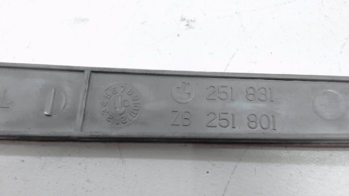 Element odblaskowy zderzaka lewy tyl z BMW X5 (E53) 3.0d 24V 2003