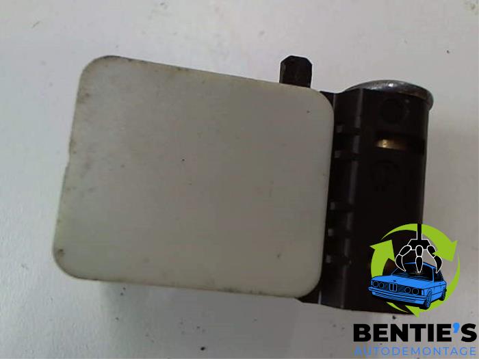 Begagnade Sensor (övriga) BMW 3 serie (E90) 316d 16V Pris € 10,00 Marginaltabell erbjuds av Bentie's autodemontage