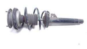 Used Front shock absorber rod, left BMW 3 serie Touring (E46/3) 318i Price € 40,00 Margin scheme offered by Bentie's autodemontage