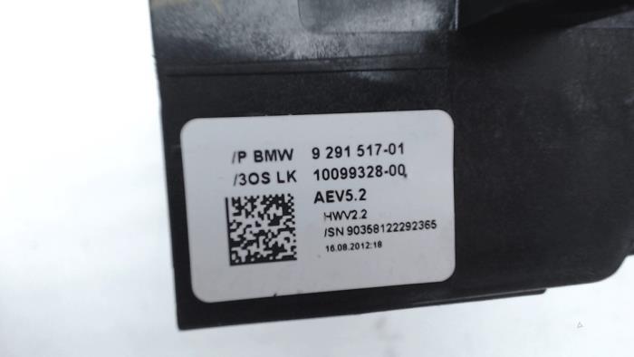 Palanca selectora automática de un BMW 1 serie (F20) 116i 1.6 16V 2012