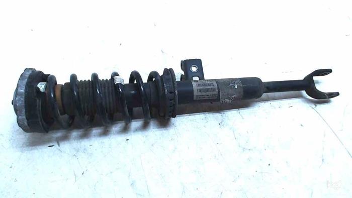 Front shock absorber rod, left from a BMW 5 serie Touring (F11) 530d 24V 2011