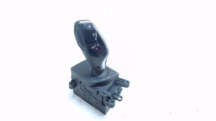 Automatic gear selector from a BMW 5 serie Touring (G31) 520i 2.0 TwinPower Turbo 16V 2018