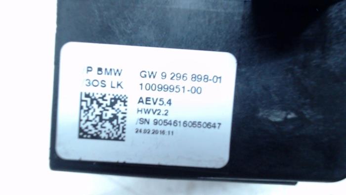 Wahlhebel Automatik van een BMW 1 serie (F20) 125d 2.0 16V 2016