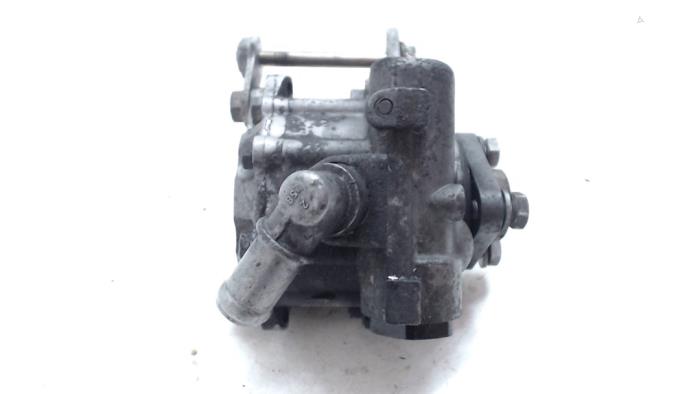 Power steering pump from a BMW 3 serie (E46/4) 318i 1998
