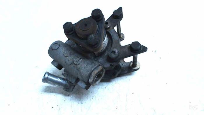 Power steering pump from a BMW 3 serie Compact (E36/5) 316i 1995