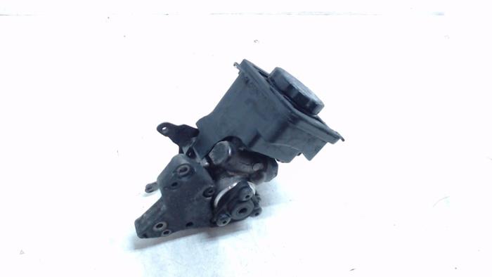 Usagé Pompe direction assistée BMW 5 serie Touring (E61) 520d 16V Edition Fleet Prix € 65,00 Règlement à la marge proposé par Bentie's autodemontage