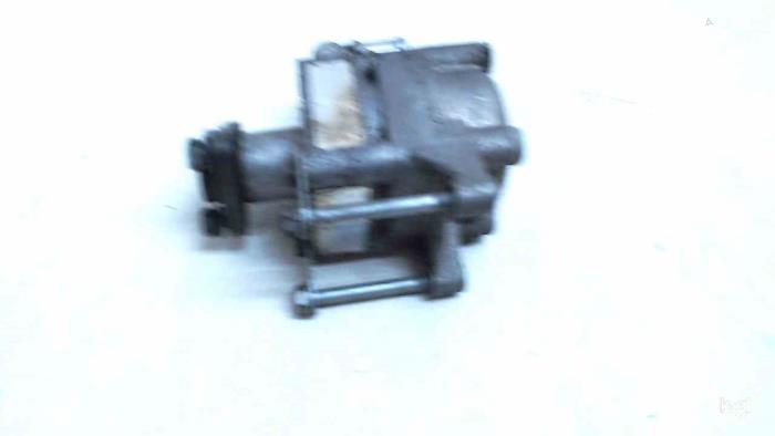 Power steering pump from a BMW 3 serie (E46/4) 316i 2001