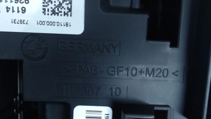 Boîte à fusibles d'un BMW 3 serie (F30) 328d 2.0 16V 2012