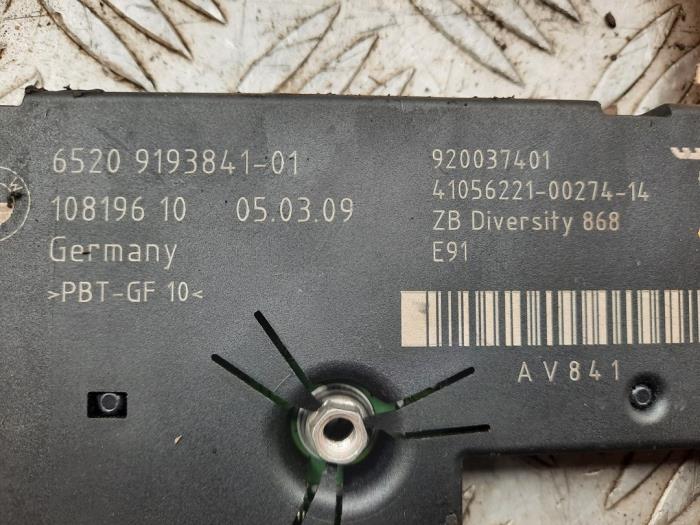 Antenna Amplifier from a BMW 3 serie Touring (E91) 318i 16V 2006