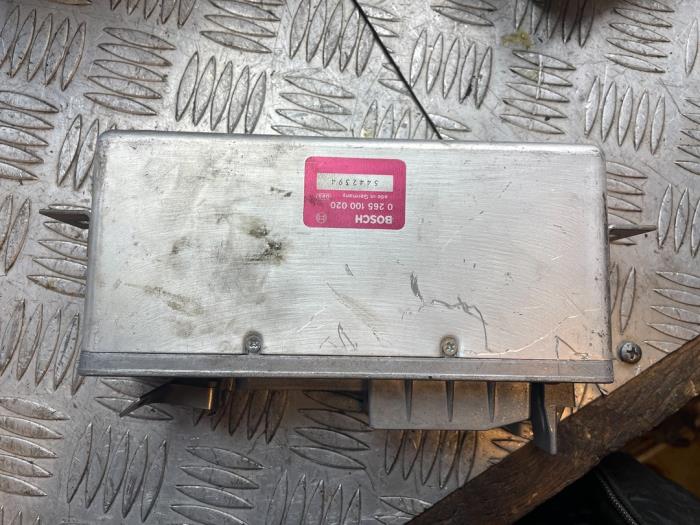Usagé Ordinateur ABS BMW 5 serie (E28) 518i Prix € 50,00 Règlement à la marge proposé par Bentie's autodemontage