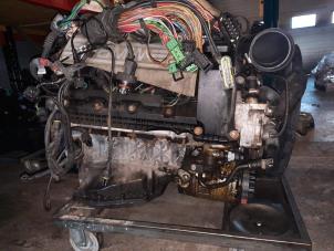 Engine from a BMW 7 serie (E65/E66/E67) 735i,Li 3.6 V8 32V 2002