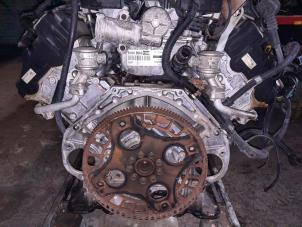 Engine from a BMW 7 serie (E65/E66/E67) 735i,Li 3.6 V8 32V 2002