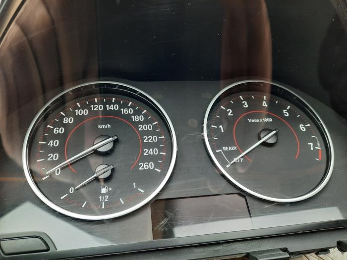 Odometer KM from a BMW 1 serie (F21) 114i 1.6 16V 2014