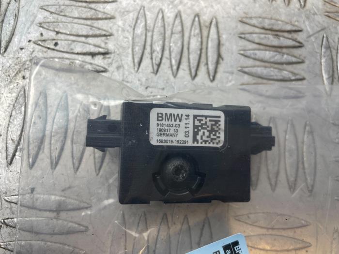 Módulo de radio de un BMW 1 serie (F21) 114i 1.6 16V 2014