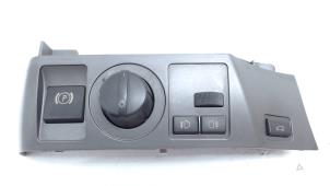 Usagé Commutateur lumière BMW 7 serie (E65/E66/E67) 760i,Li 6.0 V12 48V Prix € 40,00 Règlement à la marge proposé par Bentie's autodemontage
