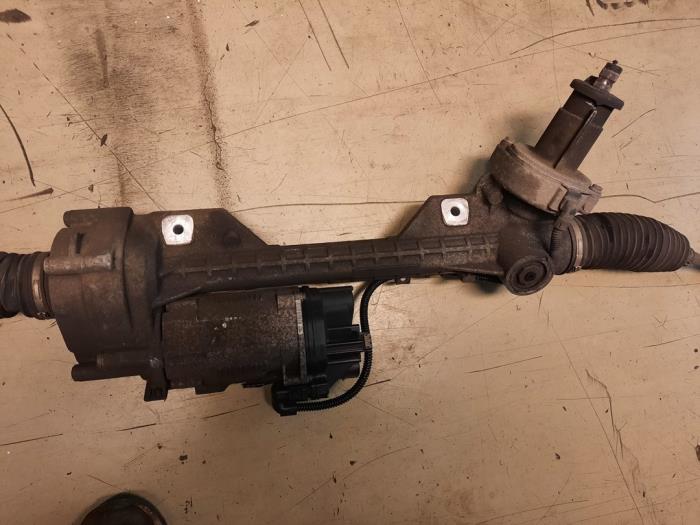 Power steering box from a BMW 1 serie (E81) 118i 16V 2008