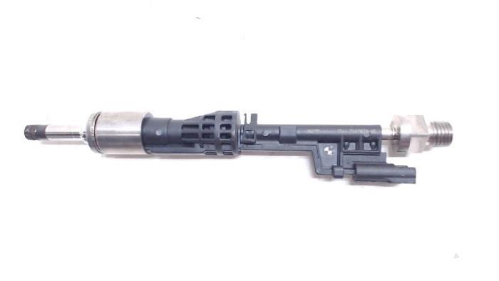 Injektor (Benzineinspritzung) van een BMW 3 serie (F30) 328i 2.0 16V 2012