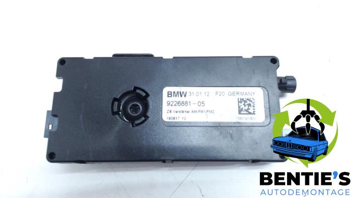 Antenne amplificateur d'un BMW 1 serie (F20) 120d 2.0 16V 2012