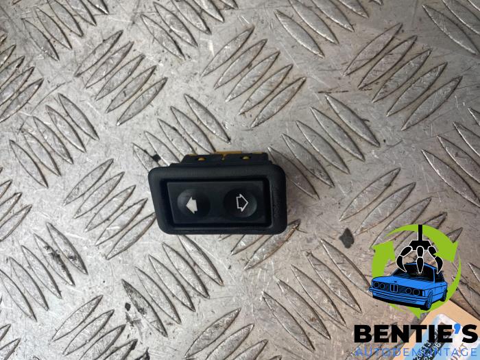 Używane Przelacznik BMW 3 serie Compact (E36/5) 316i Cena € 10,00 Procedura marży oferowane przez Bentie's autodemontage