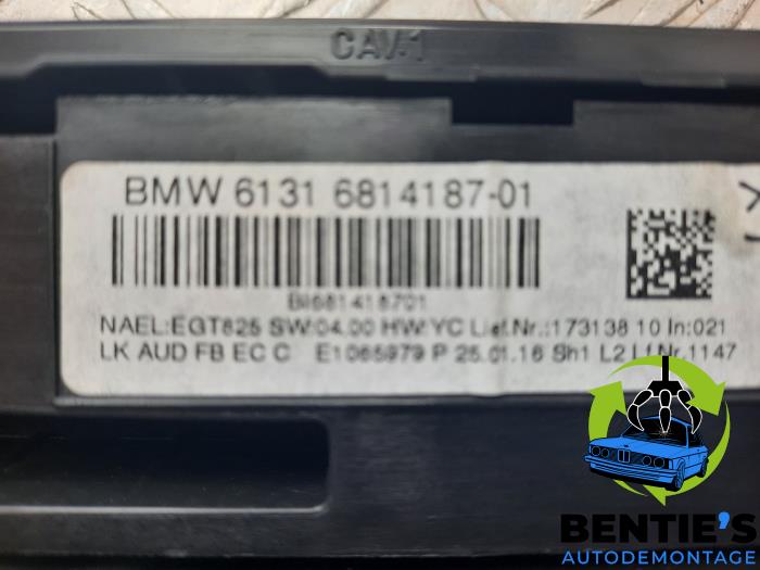 Panel de control de aire acondicionado de un BMW 1 serie (F20) 116d 1.5 12V TwinPower 2016