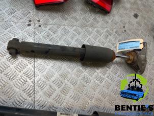 Used Rear shock absorber, right BMW 1 serie (F20) 116d 1.5 12V TwinPower Price € 25,00 Margin scheme offered by Bentie's autodemontage