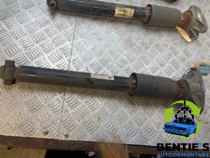 Used Rear shock absorber rod, left BMW 1 serie (F20) 116d 1.5 12V TwinPower Price € 25,00 Margin scheme offered by Bentie's autodemontage