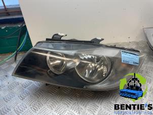 Used Headlight, left BMW 3 serie (E90) 318i 16V Price € 125,00 Margin scheme offered by Bentie's autodemontage