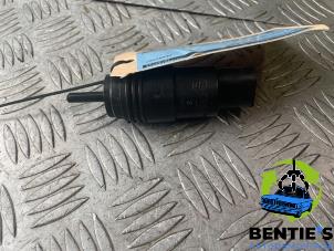 Usados Bomba de limpiaparabrisas delante BMW 7 serie (E38) 750i/iL Precio € 15,00 Norma de margen ofrecido por Bentie's autodemontage