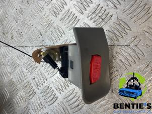 Usagé Insertion ceinture de sécurité arrière centre BMW 7 serie (E38) 750i/iL Prix € 25,00 Règlement à la marge proposé par Bentie's autodemontage