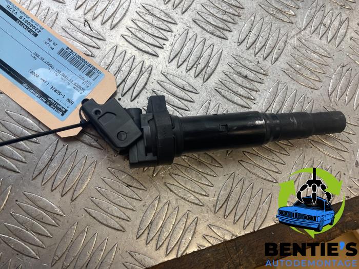Ignition coil from a BMW 1 serie (E81) 118i 16V 2008