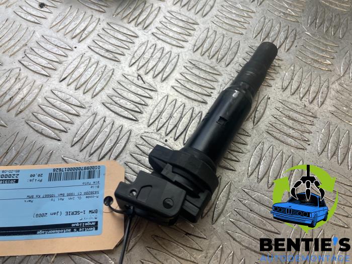 Ignition coil from a BMW 1 serie (E81) 118i 16V 2008