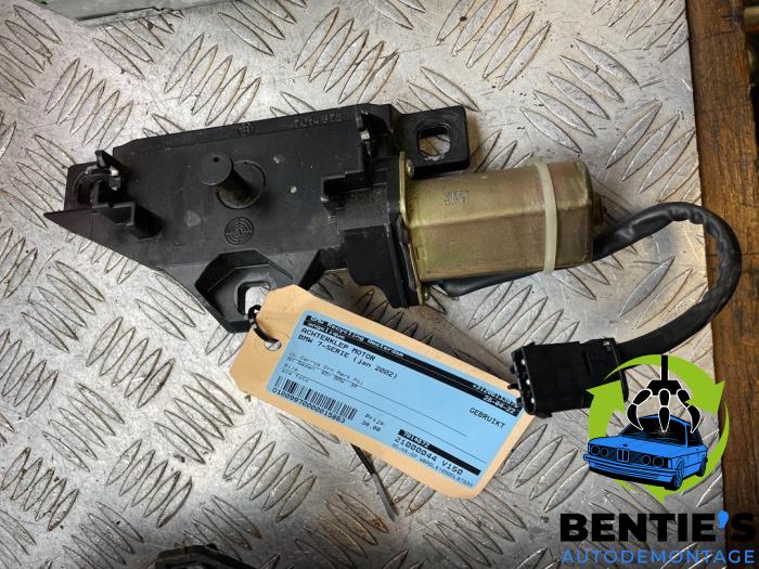 Używane Silnik tylnej klapy BMW 7 serie (E65/E66/E67) 735i,Li 3.6 V8 32V Cena € 30,00 Procedura marży oferowane przez Bentie's autodemontage