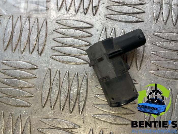 Usados Sensor PDC BMW 7 serie (E65/E66/E67) 745d 4.4 V8 32V Precio € 20,00 Norma de margen ofrecido por Bentie's autodemontage
