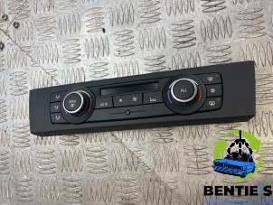 Usados Panel de control de aire acondicionado BMW 3 serie (E90) 318i 16V Precio € 50,00 Norma de margen ofrecido por Bentie's autodemontage