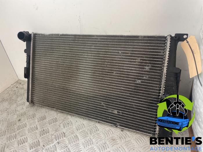 Używane Chlodnica BMW 3 serie (F30) 318d 2.0 16V Cena € 60,00 Procedura marży oferowane przez Bentie's autodemontage