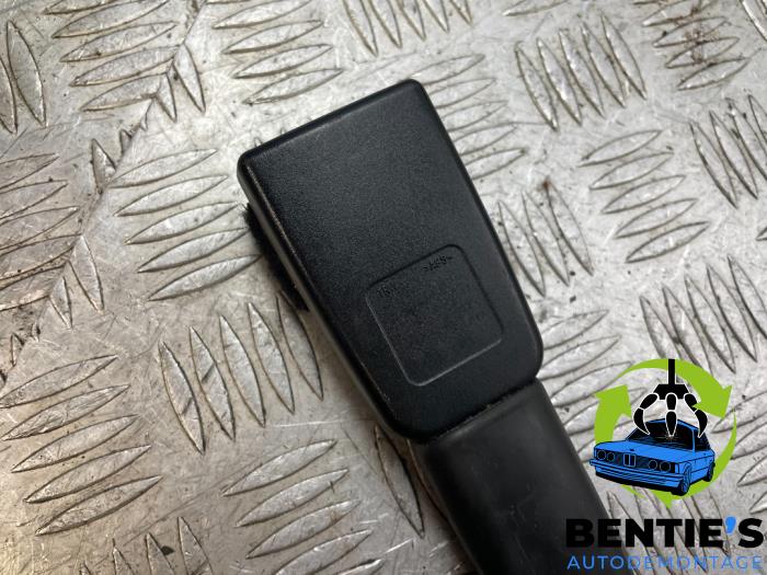 Front seatbelt buckle, right from a BMW 1 serie (E87/87N) 116i 1.6 16V 2010